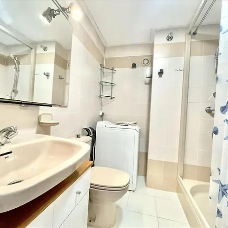 Amplio Con 2 Y Vistas Al Mar カルプ